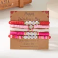 5-delige Valentijnsdag roze polymeerklei heishi kraalarmbanden set met LOVE letters - 5-delige Armbanden Set - XOXO Letter Stijl