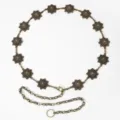 Vue détaillée d'une ceinture chaîne en métal bronze de qualité avec motif soleil chic - Style Octogramme Gravé Bronze (12)