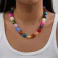 Collier de perles dopamine multicolore avec texture marbrée en acrylique et accent doré - NC26Y0296-1 Multicolore