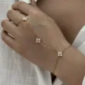 Bracelet bague doré élégant avec trèfles en zircone pour femme - Style Trèfle à Quatre Feuilles (BR26Y0295)