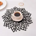 Schwarze Blumen Tischset PVC hohl Tischmatte hitzebeständig wasserdicht Esszimmer Deko - Dahlie Tischset / Schwarz