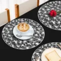 Runde PVC Tischset hohles Blumenmuster wasserdichte Hitzeschutz Matte für Esszimmer. - Durchmesser 38cm / Silber