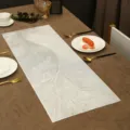 Veder PVC tafelloper noords minimalistisch waterdicht en warmte-isolerende placemat - Feder Tafelloper / 91x33cm / Zilver