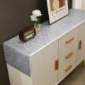 Σκανδιναβικό ασημί τραπεζομάντιλο PVC, κεντημένη μεταλλική υφή, πλενόμενο σουπλά τραπεζιού. - Υφαντό Tραπεζομάντηλο 150x33cm / Ασημί