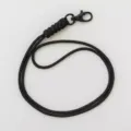 Laccetto nero in paracord intrecciato a mano con moschettone in metallo per badge. - Nero