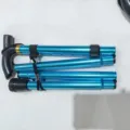 Tragbarer klappbarer Aluminium Spazierstock in blauer Farbe für Wandern und Mobilität. - Dunkelblau
