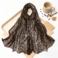 Plissésjaal met luipaardprint dames lange retro sjaal winter accessoires detailweergave - 20cm Brede Mika Kleine Luipaard / 180