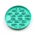 Türkisblaue Haustier-Anti-Schling-Napf mit Labyrinth-Design für gesunde Ernährung. - Cyan