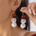 Boucles d'oreilles bonhomme de neige en perles de bois à carreaux rouges pour Noël - Bonhomme Neige Clin d'œil Drôle