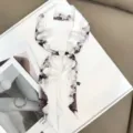 Chique lange zijden lintjes shawl met inkt landschap print voor tassen en haar styling. - Witte Landschapsschildering