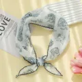 Paisley linnen driehoeksdoek, retro halsdoek en vintage haarband voor vrouwen. - Paisley Driehoeksdoek / Wit