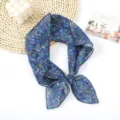 Blauwe bloemen katoen linnen vierkante sjaal kleine nek sjaal stijlvolle vrouwen haar accessoire. - Kleine vierkante handdoek nr. 10 - Blauwe roos