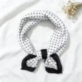 Retro zwart-wit gestipte vierkante sjaal, elegant halsdoek detail en prachtig design. - Wit Stippen