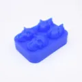 Bandeja de hielo de silicona azul con 4 cavidades detalladas en forma de calavera - Azul