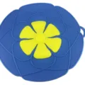 26cm Silikon Ueberlaufdeckel fuer Toepfe, blaue runde Kuechen Abdeckung mit gelbem Griff - 26 cm Überlaufschutz-Deckel / Blau