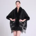 Eleganter schwarzer Strickschal mit Kunstfellkragen und karierten Fransen-Details - 150CMx110CM / Zwei Streifen Schwarz