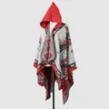 Grauer Kapuzenponcho im Ethno-Stil mit auffälligen roten und schwarzen Ornamentmustern - Rotbeige
