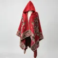Detailansicht eines modischen roten Paisley-Jacquard-Ponchos mit Kapuze für Damen im Herbst - 135*150CM / Rot