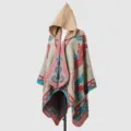 Dicker Kapuzen-Poncho mit ethnischem Muster für Winterreisen und wohlige Winterwärme - Camel
