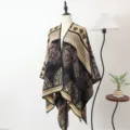 Etnische jacquard gebreide poncho sjaal met paisley patroon voor dames herfst winter - Zwart-gouden sjaal met split en gouden lotus