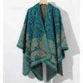 Châle poncho en tricot élégant avec motif floral vintage pour l'automne et l'hiver - Cyan