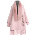 Detailansicht eines rosa bestickten Schals mit Kunstpelzkragen und eleganten Fransen - Rosa