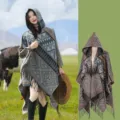 Strick-Poncho für Damen mit Kapuze, Ethno-Muster und Fransen im Bohemian-Stil - Grau