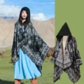 Böhmisches Stricktuch mit Kapuze und Paisleymuster, ideal für Reisefotos im Freien - Schwarz Weiß