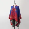 Modieuze gebreide split-sjaal poncho met rood en blauw schedelpatroon voor dames - Sjaal met split en vergulde ginkgobladeren in rood en blauw