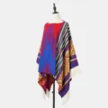 Eleganter Boho-Poncho mit bunten geometrischen Stammesmustern und Fransen für Damen Mode - Rot Gelb Blau