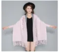 Eleganter rosa Strickschal Poncho mit Pflaumenblütenstickerei und langen Fransen - Morgenmantel / 180x70cm / Rosa