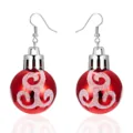 Dettaglio ravvicinato di orecchini a forma di pallina di Natale rossi con glitter bianchi - Rosso Con Spirale Bianca