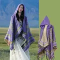 Lila ethnischer Kapuzenschal mit eleganten Fransen für Damen, perfekt für Reise und Mode - Lila
