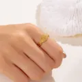 Vintage vergoldeter Edelstahlring mit graviertem Sonnenstrahl-Design für Damen - 金色款式八太阳花(RI25Y0035)