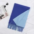Doppelseitiger dicker Winterschal in Blau und Hellblau mit eleganten Quasten für Damen - Saphirblau / 200cm