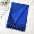 Hochwertiger dicker doppelseitiger königsblauer Quastenschal für Damen, warmes Winteraccessoire - Marineblau / 200cm
