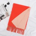 Weicher doppelseitiger roter und hellrosa dicker Winterschal mit langen Fransen - Orangerot / 200cm