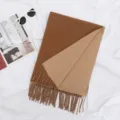 Premium dicker doppelseitiger Winterschal mit Fransen in Braun- und Beigetönen. - Camel / 200cm