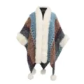 Böhmischer Strickponcho im Ethno-Stil mit weißem Kunstfellkragen und dekorativen Bommeln - Morgenmantel / 16#