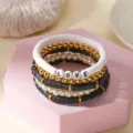 Stapelbares Perlenarmband-Set mit LOVE-Buchstaben und Kunstperlen - Schwarz und Weiß Liebe Stil (BR25Y0043-4)