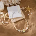Handgefertigte gewebte Muschelkette mit weißer Fimo-Blume und Perlen auf cremefarbener Schnur - NC25Y0036-3 / Weiß