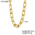 Dettaglio macro di collana a catena a maglie spesse placcata oro con misure - Stile industriale vintage con maglie lunghe quadrate lucide (HX1538B) / Oro