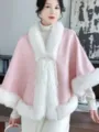 Élégant cape rose de style New Chinese avec bordure en fausse fourrure blanche et perles - Robe / Nuage de Bon Augure Rose