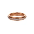 Vista ravvicinata di un anello rotante in acciaio titanio oro rosa con zirconi cubici. - Taglia 7 / Stile Rotante Completamente Pavé (CB42252) / Oro rosa