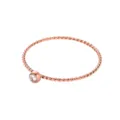 Vista dettagliata di un elegante anello a corda ritorta in oro rosa con pietra chiara - n.5 / Oro Rosa*Strass Bianco