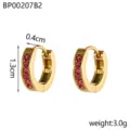 Détail de créoles dorées de 1,3 cm ornées de cristaux roses avec un poids de 3,0 g - Style Strass Pavé Rouge Rose Doré (BE00207B2)
