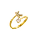Elegante anillo dorado ajustable con diseño de letra K en circonitas brillantes - Letra K / Chapado en oro 14K