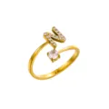 Elegante anillo dorado con letra N, piedras de circón y banda abierta ajustable. - Letra N / Chapado en oro 14K