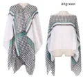 Detail view of the elegant green houndstooth summer sun protection shawl on a mannequin - 96x150cm / Green