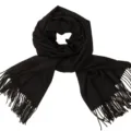 Eleganter einfarbiger schwarzer warmer Winterschal mit klassischen Fransen für Damen - Schwarz